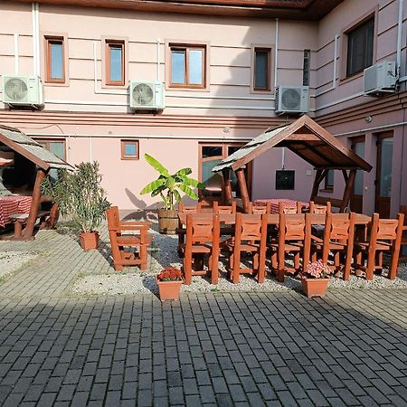 Bed and Breakfast Malom Panzió Kiskunfélegyháza Exterior foto