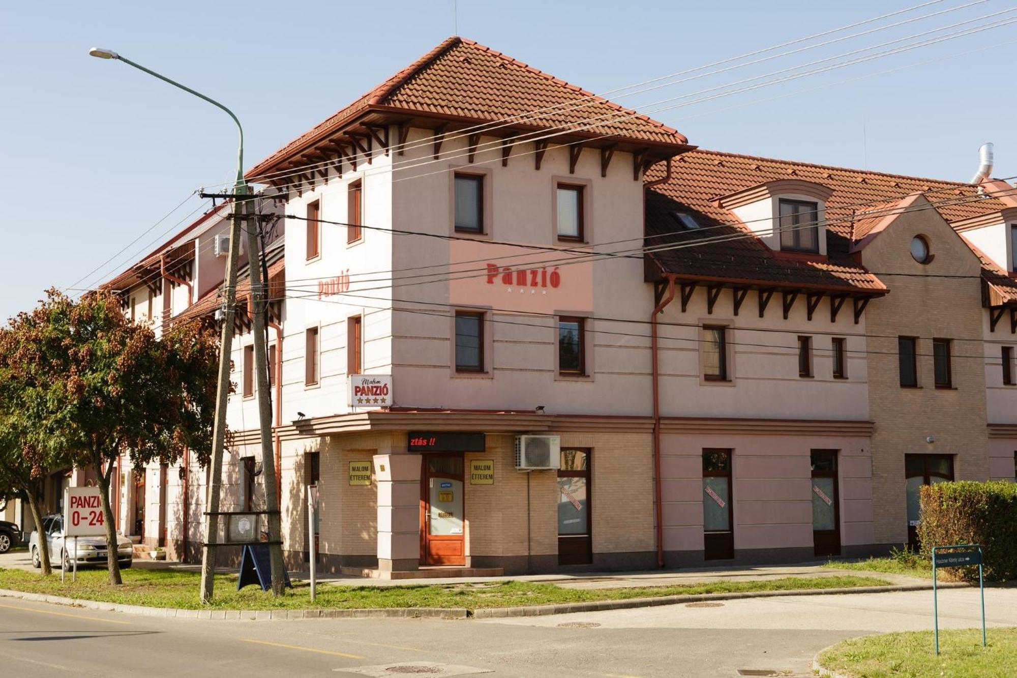 Bed and Breakfast Malom Panzió Kiskunfélegyháza Exterior foto