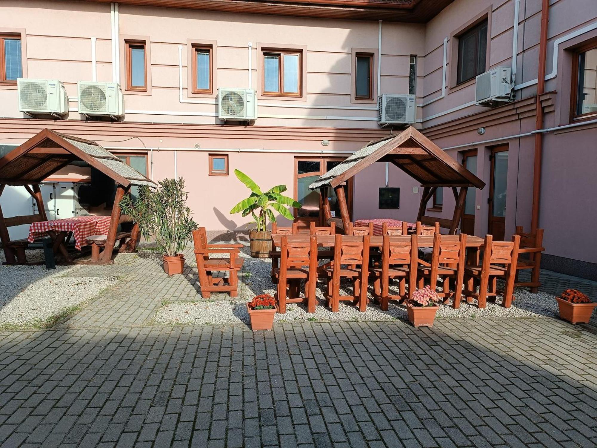 Bed and Breakfast Malom Panzió Kiskunfélegyháza Exterior foto