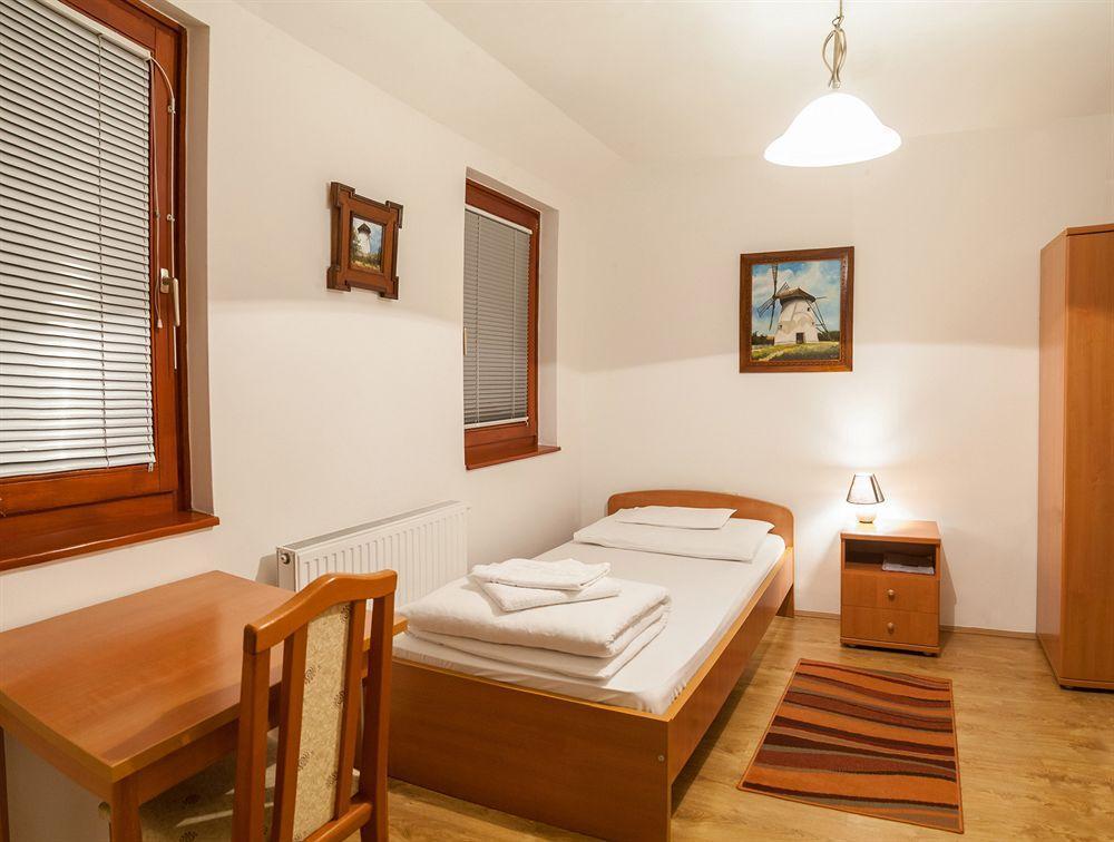 Bed and Breakfast Malom Panzió Kiskunfélegyháza Exterior foto
