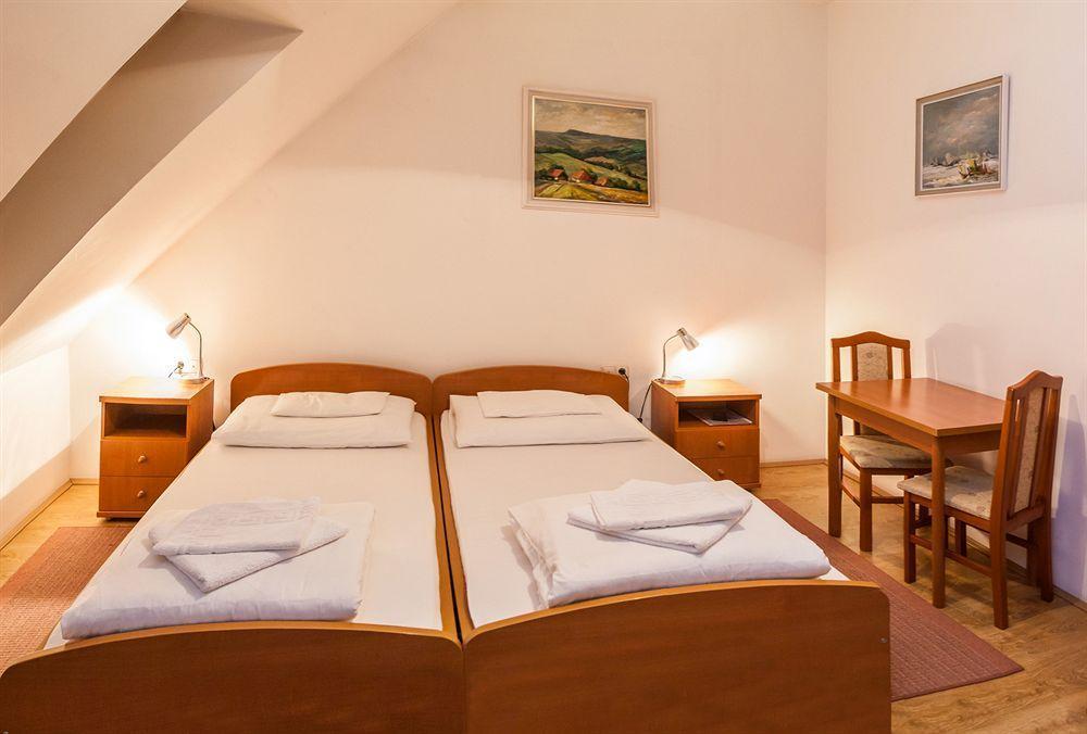 Bed and Breakfast Malom Panzió Kiskunfélegyháza Exterior foto