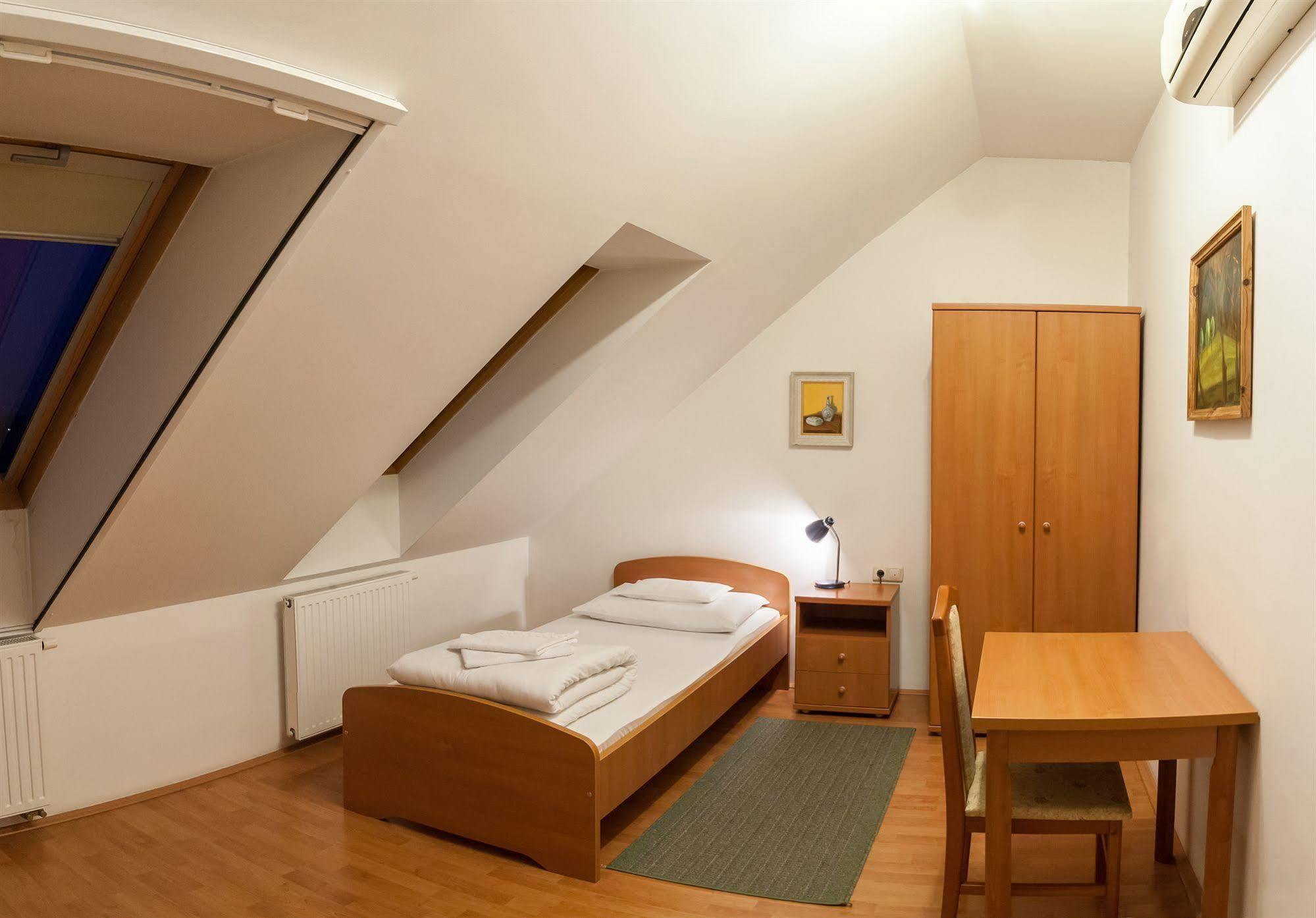 Bed and Breakfast Malom Panzió Kiskunfélegyháza Exterior foto