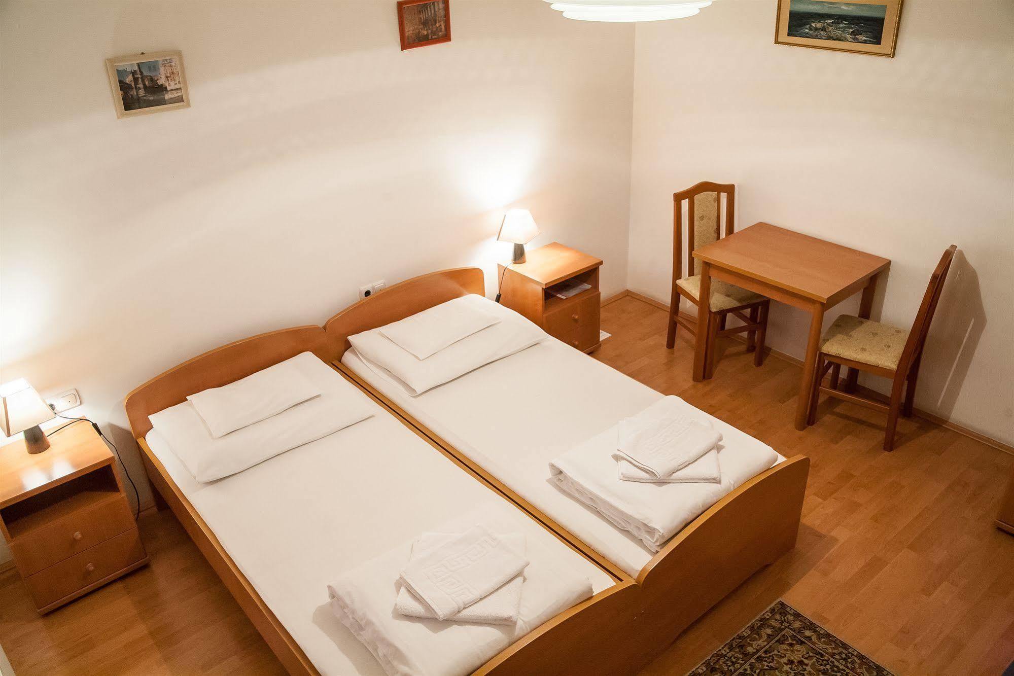 Bed and Breakfast Malom Panzió Kiskunfélegyháza Exterior foto