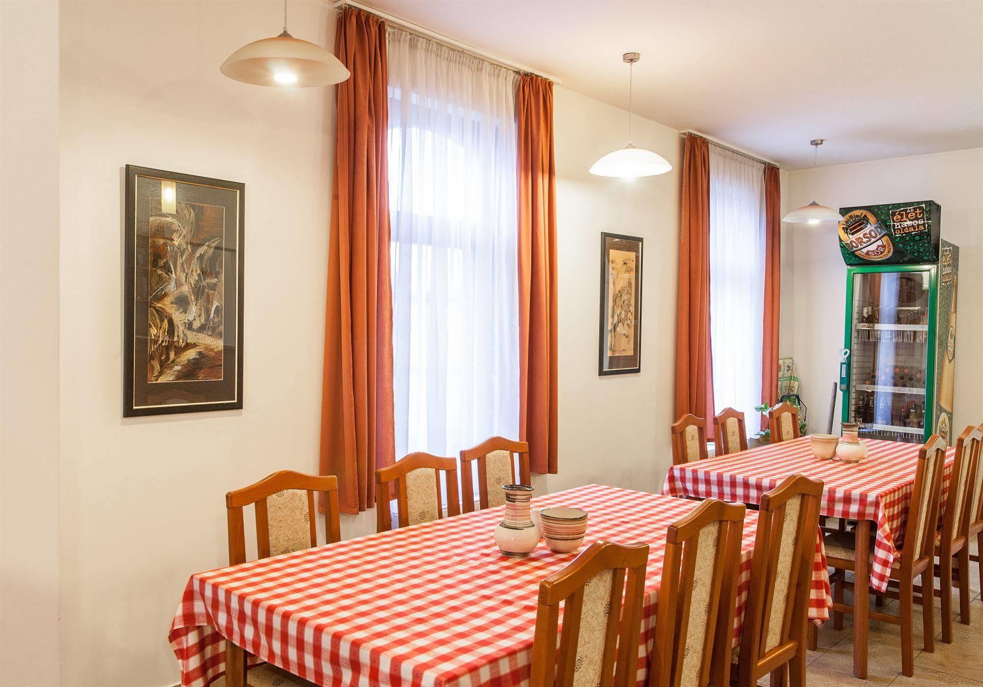 Bed and Breakfast Malom Panzió Kiskunfélegyháza Exterior foto