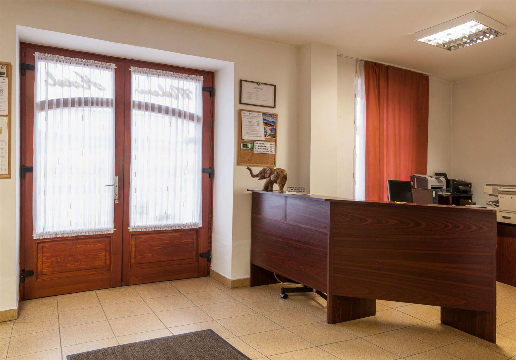 Bed and Breakfast Malom Panzió Kiskunfélegyháza Exterior foto