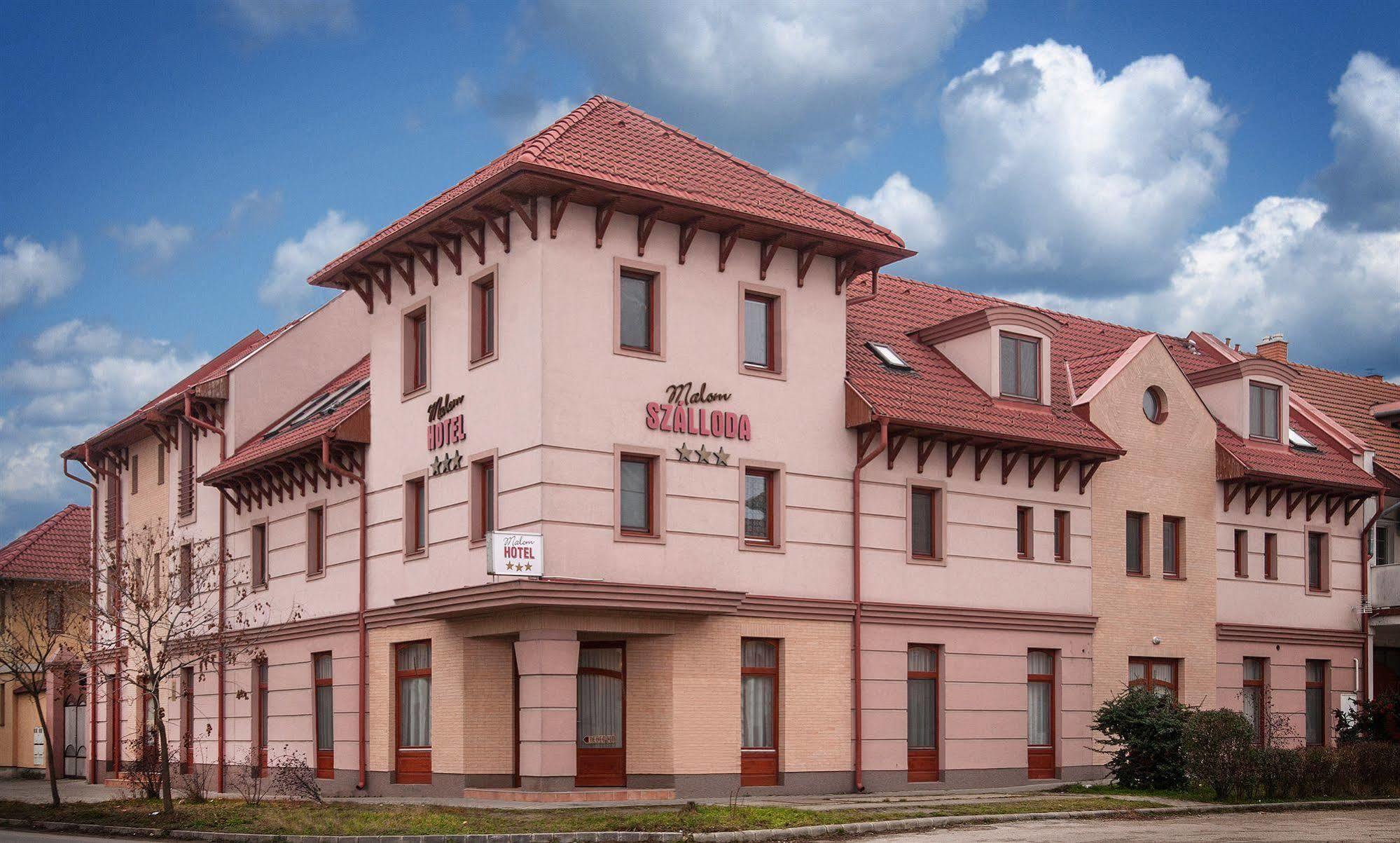 Bed and Breakfast Malom Panzió Kiskunfélegyháza Exterior foto